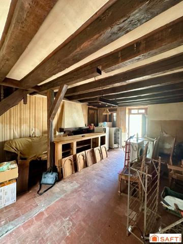Maison de bourg avec 3 chambres, cave et dépendance
