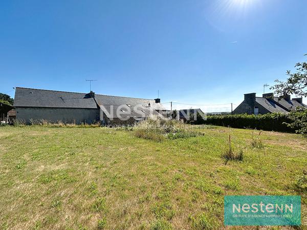 CORPS DE FERME A VENDRE HILLION - Corps de ferme avec fort potentiel de 170 m² habitables + dépendances