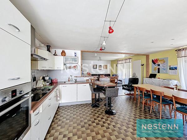 CORPS DE FERME A VENDRE HILLION - Corps de ferme avec fort potentiel de 170 m² habitables + dépendances