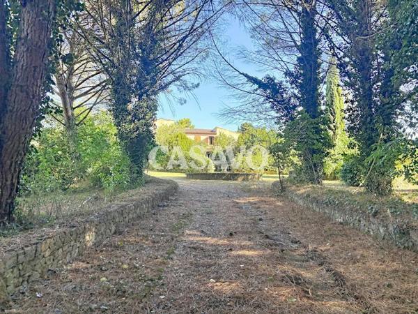 Vente Maison 10 pièces de 288m² - 13540 Aix-en-Provence