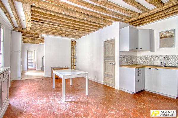 Versailles Saint-Louis Appartement duplex 6 pièces 2ème et dernier étage 102.32 m² au sol €655 000 ** - Référence 26679