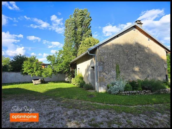 Maison à fort potentiel – 127m² évolutifs à 200m²,  annexe aménageable , vue Golf, proximité Genève