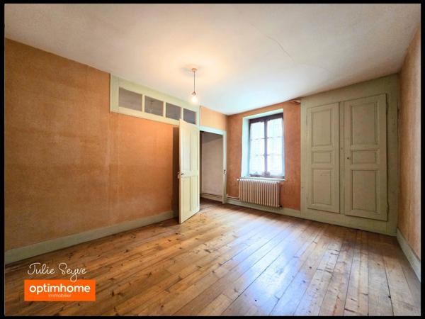 Maison à fort potentiel – 127m² évolutifs à 200m²,  annexe aménageable , vue Golf, proximité Genève