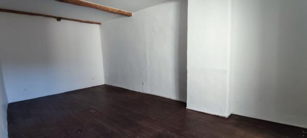 Maison de caractère F4/5 avec garage et patio