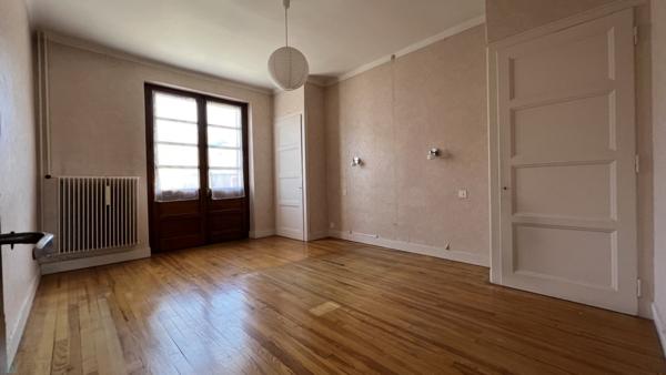 Exclusivité : Appartement T4 de 81 m2 au 1er étage d'une petite copropriété
