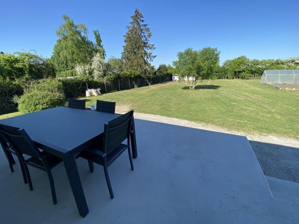 Verneuil sur Avre Maison sans travaux sur 1975 m2 env de terrain clos.