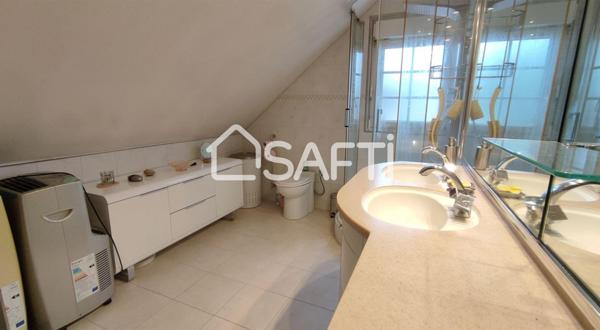 Maison familiale rénovée avec jardin et garage à Sucy-en-Brie (94370)