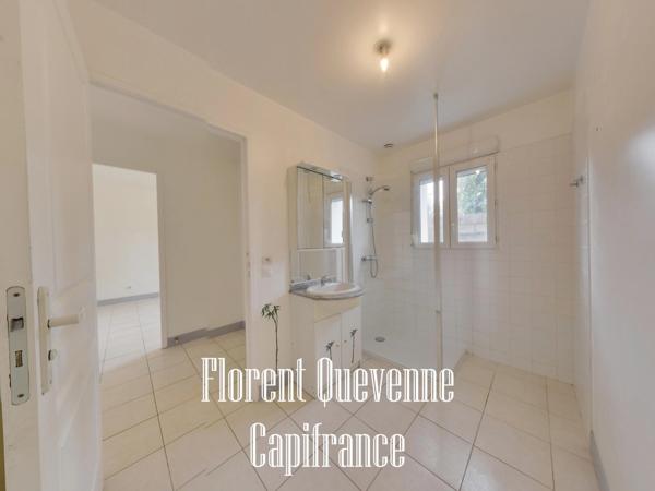 Pavillon de plain-pied – Calme et lumineux à 3 km du centre-ville