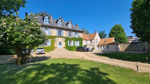 Demeure de Prestige à Longuesse