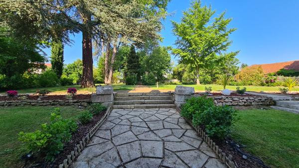 Demeure de Prestige à Longuesse