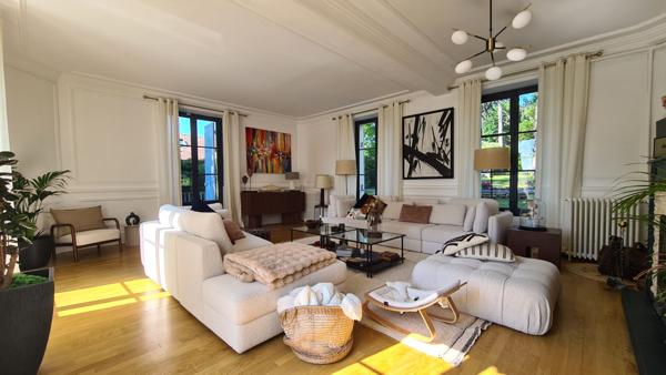 Demeure de Prestige à Longuesse