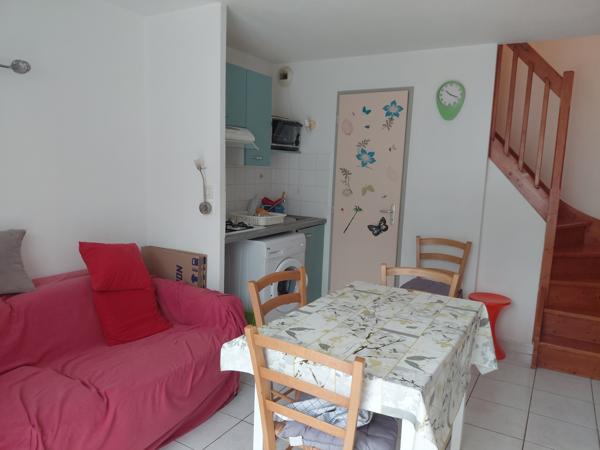🌊 **À deux pas de la mer, une opportunité qui ne devrait pas rester longtemps sur le marché !**

Vous recherchez un **pied-à-terre en bord de mer**, une **résidence secondaire** ou un **investissement locatif** ? Cette villa est peut-être exactement ce que vous attendiez !

📍 Située dans une **résidence sécurisée à Torreilles**, cette villa vous propose :

✨ Un séjour agréable
🍽️ Une kitchenette équipée
🧺 Un cellier
🛏️ Une chambre
🚿 Une salle d’eau
🚽 Un WC
🚗 **Une place de parking**

Vendue meublée

🌴 **La mer à deux pas**, une résidence sécurisée et un prix particulièrement attractif : **119 000 €**.

💰 Que ce soit pour profiter vous-même de votre pied-à-terre au soleil ou pour réaliser un **investissement locatif**, ce bien représente une **belle opportunité à saisir rapidement**.

⚠️ À ce prix et avec cette proximité de la mer, **il risque de ne pas rester disponible très longtemps !**

📞 **Une visite ? Une question ? Contactez-moi dès maintenant !**

**Sabrina Willaert**
Conseillère en immobilier indépendante
**BSK Immobilier**
📱 **06 07 32 74 33**

👉 **Ne laissez pas passer cette nouvelle opportunité sur Torreilles !**