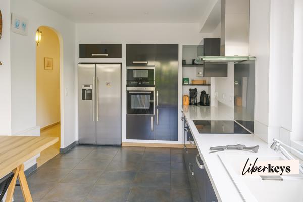 Maison de 256 m² avec 3 appartements au cœur de Gréoux-les-Bains