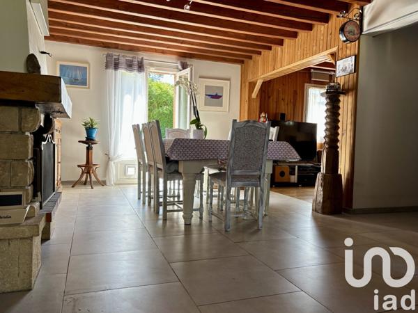 Pavillon 5 pièces de 95 m² à Pringy (77310)