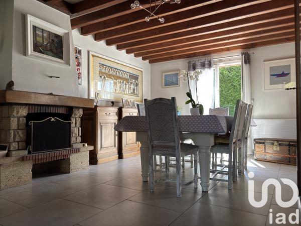 Pavillon 5 pièces de 95 m² à Pringy (77310)