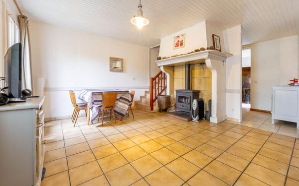 Maison à vendre    5 pièces •  Lit-et-Mixe