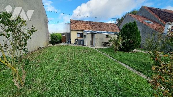 EXCLUSIVITE - Maison semi individuelle bâtie sur 648 m² de plain-pied