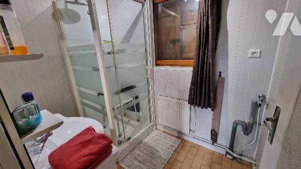 EXCLUSIVITE - Maison semi individuelle bâtie sur 648 m² de plain-pied