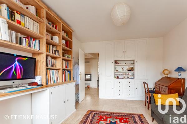 Maison traditionnelle 7 pièces de 138 m² à Poissy (78300)