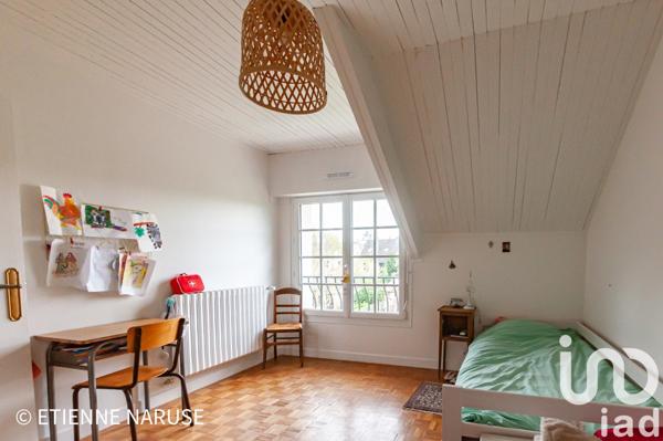 Maison traditionnelle 7 pièces de 138 m² à Poissy (78300)