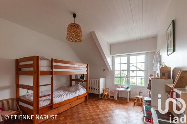 Maison traditionnelle 7 pièces de 138 m² à Poissy (78300)