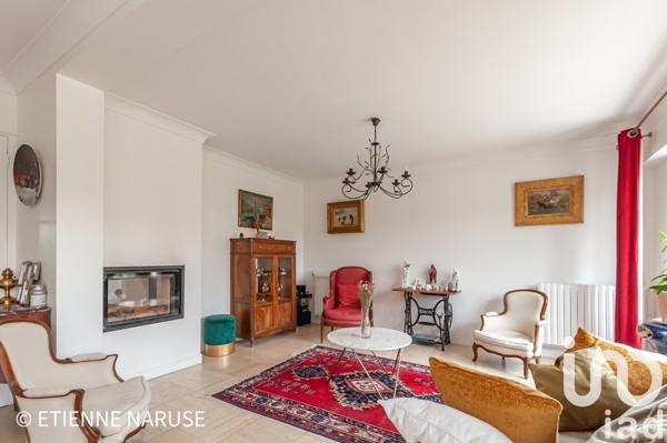 Maison traditionnelle 7 pièces de 138 m² à Poissy (78300)