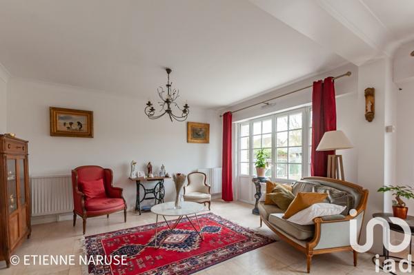 Maison traditionnelle 7 pièces de 138 m² à Poissy (78300)