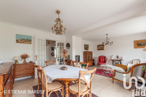 Maison traditionnelle 7 pièces de 138 m² à Poissy (78300)