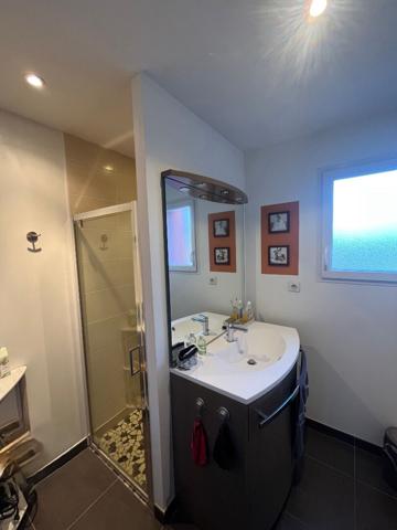 MAISON PLAIN PIED LA CHAPELLE BASSE MER  4 CHAMBRES ET 1 BUREAU