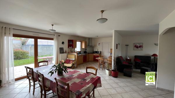 MAISON PLAIN PIED LA CHAPELLE BASSE MER  4 CHAMBRES ET 1 BUREAU