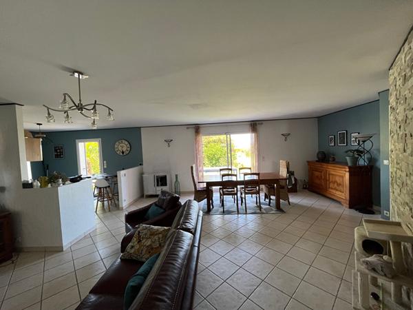 MAISON PLAIN PIED LA CHAPELLE BASSE MER  4 CHAMBRES ET 1 BUREAU