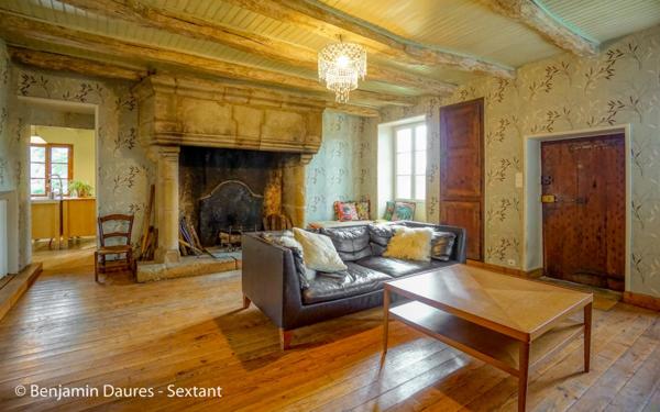 Maison de charme et 4 dépendances sur 2.5 hectares de terrain