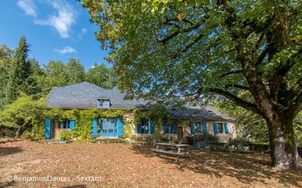 Maison de charme et 4 dépendances sur 2.5 hectares de terrain