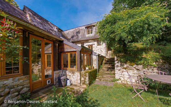 Maison de charme et 4 dépendances sur 2.5 hectares de terrain