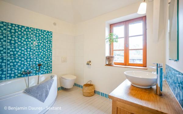 Maison de charme et 4 dépendances sur 2.5 hectares de terrain