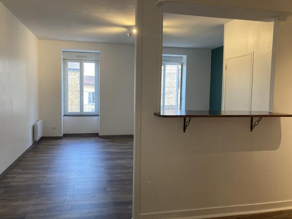 LAGNIEU - Appartement T2 duplex de 57 m² au 2ème étage  Lagnieu (01150)