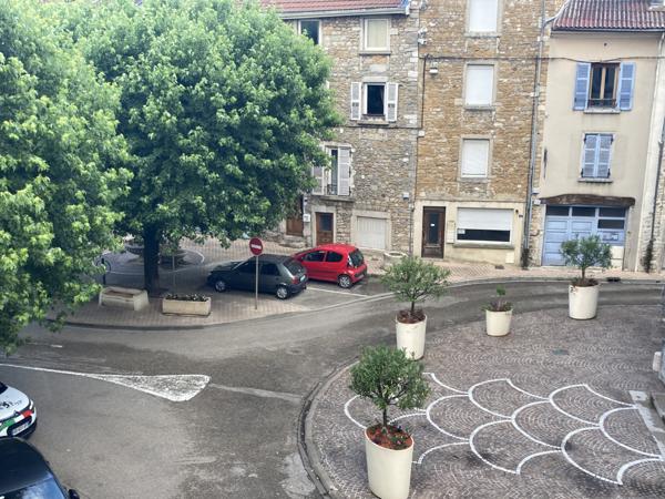 LAGNIEU - Appartement T2 duplex de 57 m² au 2ème étage  Lagnieu (01150)