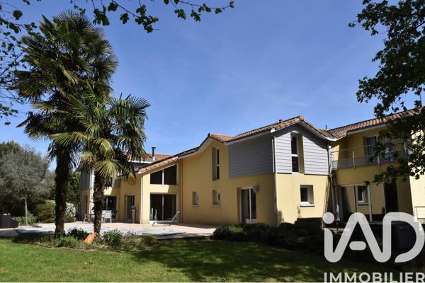 Maison à vendre 10 pièces 330 m² Gorges