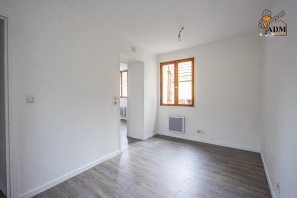 Appartement
                                                                                                                                                                                                                                                                                                                        1 pièce(s)                                                                                                                                                                                                                                                                                                                              21.63  m²
