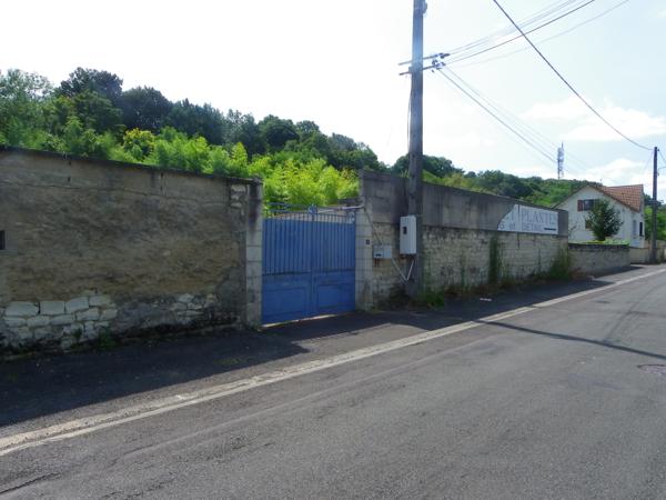TERRAIN AVEC PARTIE CONSTRUCTIBLE CHÂTELLERAULT Réf 2585