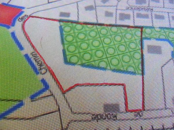 TERRAIN AVEC PARTIE CONSTRUCTIBLE CHÂTELLERAULT Réf 2585