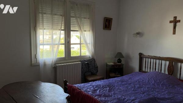 CENTRE-VILLE – GRANDE MAISON FAMILIALE AVEC SOUS-SOL ET JARDIN - 60N