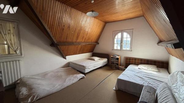 CENTRE-VILLE – GRANDE MAISON FAMILIALE AVEC SOUS-SOL ET JARDIN - 60N