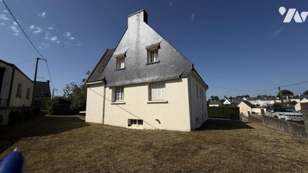 CENTRE-VILLE – GRANDE MAISON FAMILIALE AVEC SOUS-SOL ET JARDIN - 60N