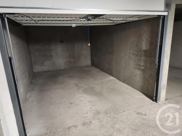 Parking à vendre  13,30 m 2   PARIS  - 75018
