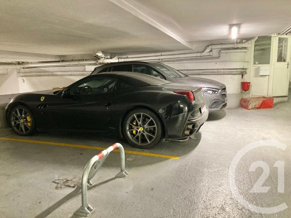 Parking à vendre  13,30 m 2   PARIS  - 75018