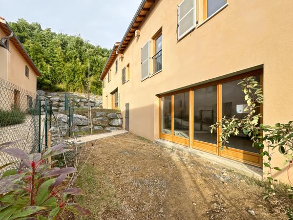 Sainte-Euphémie (01600) Plateau Duplex avec Jardin à Aménager - Hyper Centre Village