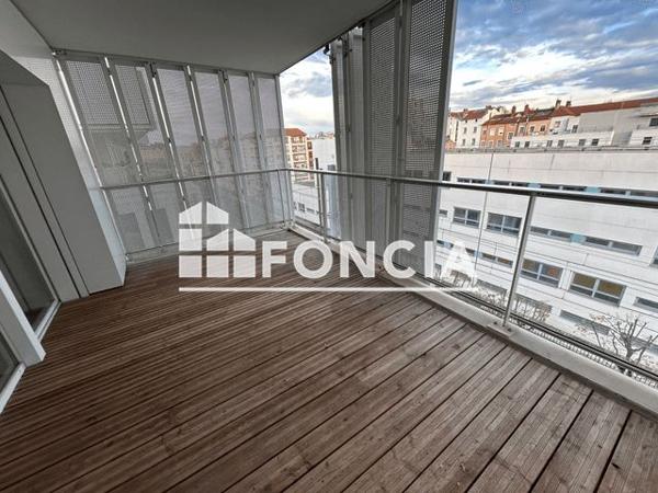 Location Appartement 2 pièces 46.6 m² - 7 PLACE CAMILLE GEORGES Lyon 69002