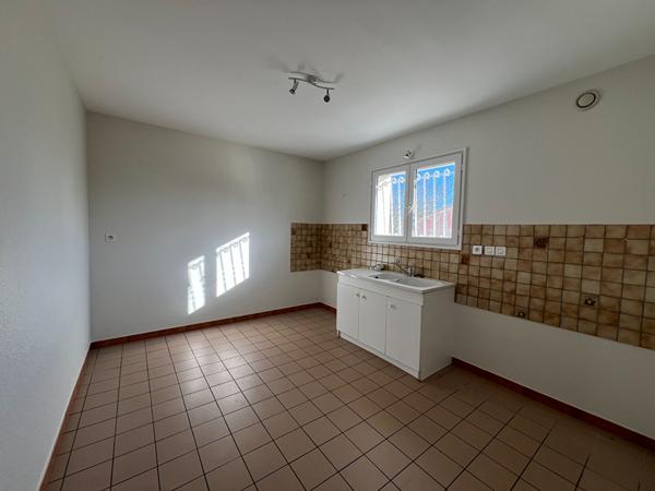 17600 MEDIS Appartement F2 avec garage, cave, et jardin
