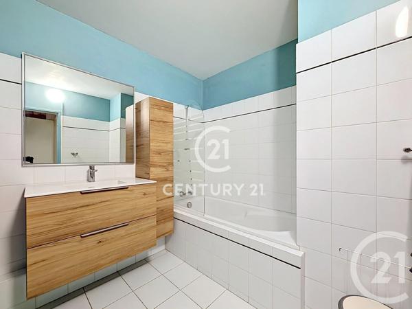 Appartement F4 à vendre  4 pièces - 76,26 m 2   MONTMORENCY  - 95